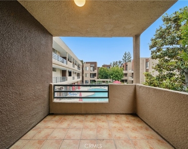 7826 Topanga Canyon Boulevard - Photo Thumbnail 8