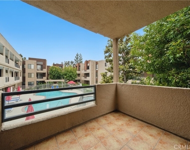 7826 Topanga Canyon Boulevard - Photo Thumbnail 9