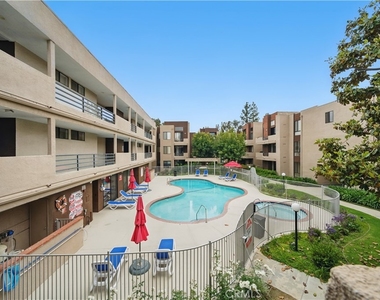 7826 Topanga Canyon Boulevard - Photo Thumbnail 3