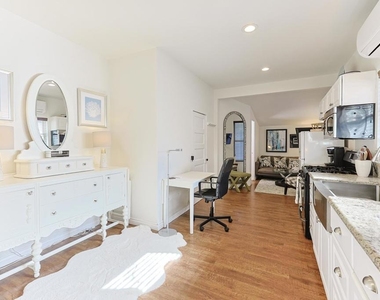 205.5 C Avenue - Photo Thumbnail 2