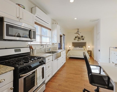 205.5 C Avenue - Photo Thumbnail 6