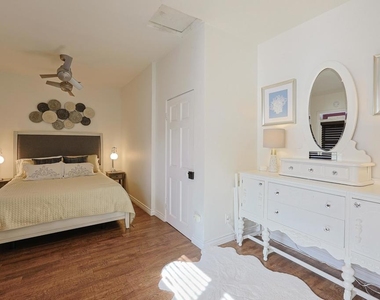 205.5 C Avenue - Photo Thumbnail 9