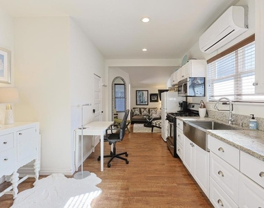 205.5 C Avenue - Photo Thumbnail 3