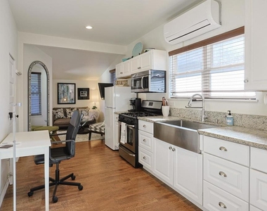 205.5 C Avenue - Photo Thumbnail 4