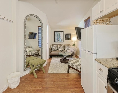 205.5 C Avenue - Photo Thumbnail 5