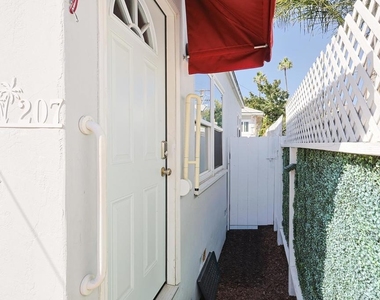 207 C Avenue - Photo Thumbnail 23