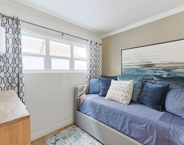 207 C Avenue - Photo Thumbnail 1
