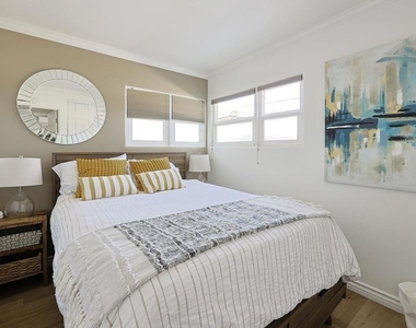 207 C Avenue - Photo Thumbnail 8