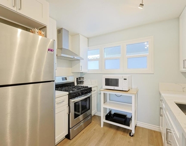 207 C Avenue - Photo Thumbnail 19