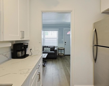 207 C Avenue - Photo Thumbnail 21