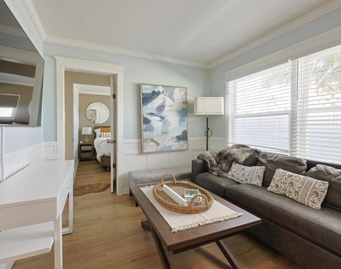 207 C Avenue - Photo Thumbnail 14