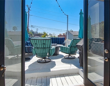 681 Seaview Street - Photo Thumbnail 7