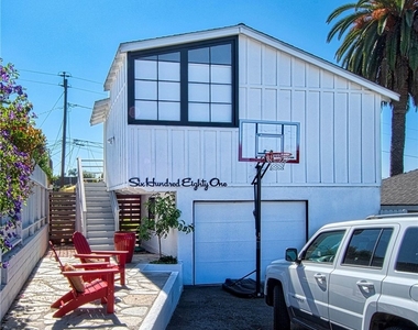 681 Seaview Street - Photo Thumbnail 12