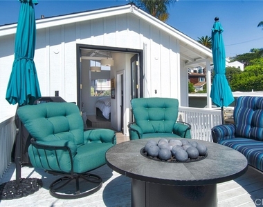 681 Seaview Street - Photo Thumbnail 6