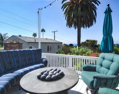 681 Seaview Street - Photo Thumbnail 5