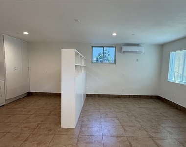 2954 Hermosa Avenue - Photo Thumbnail 7