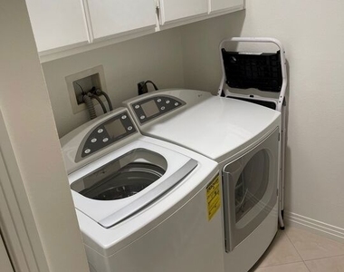 2142 Century Park Lane - Photo Thumbnail 9