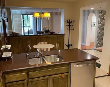 2142 Century Park Lane - Photo Thumbnail 7