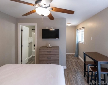 841 Beryl St - Photo Thumbnail 4