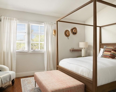 335 Gravilla Street - Photo Thumbnail 26