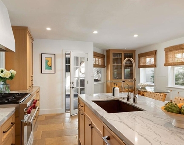 335 Gravilla Street - Photo Thumbnail 17