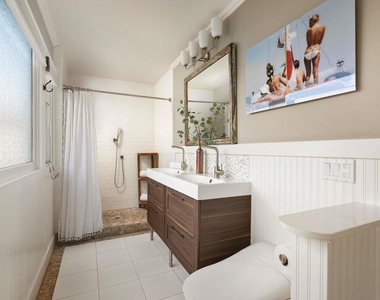 335 Gravilla Street - Photo Thumbnail 8