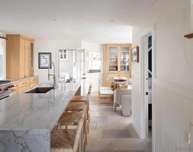 335 Gravilla Street - Photo Thumbnail 19