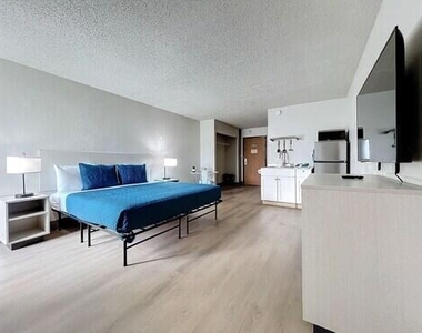 2295 E Irlo Bronson Memorial Highway - Photo Thumbnail 2