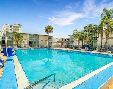 2295 E Irlo Bronson Memorial Highway - Photo Thumbnail 4