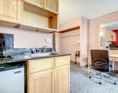 2295 E Irlo Bronson Memorial Highway - Photo Thumbnail 5