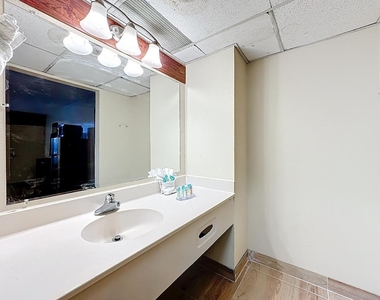 910 Suemac Road - Photo Thumbnail 17