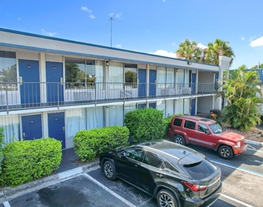 4645 N Socrum Loop Road - Photo Thumbnail 2