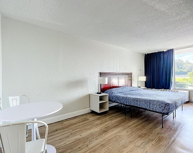 4645 N Socrum Loop Road - Photo Thumbnail 15