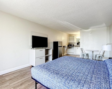 4645 N Socrum Loop Road - Photo Thumbnail 16