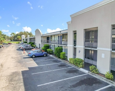 4645 N Socrum Loop Road - Photo Thumbnail 10
