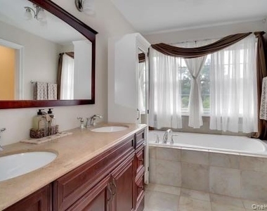 38 Jessup Avenue - Photo Thumbnail 13