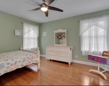 38 Jessup Avenue - Photo Thumbnail 15