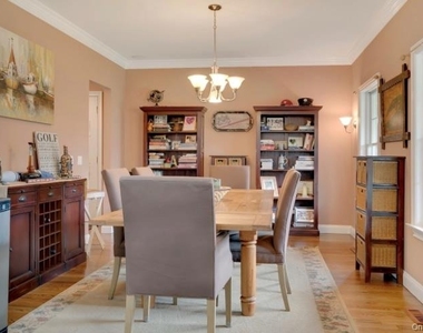 38 Jessup Avenue - Photo Thumbnail 10