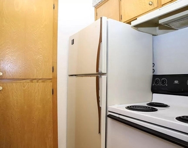 4701 Red River St - Photo Thumbnail 3