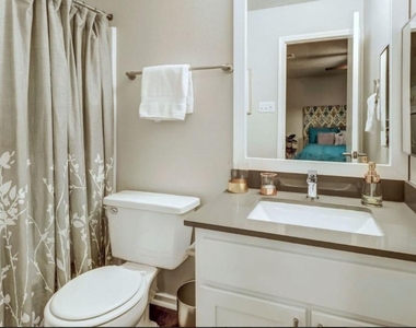 1338 Christopher Ave - Photo Thumbnail 8