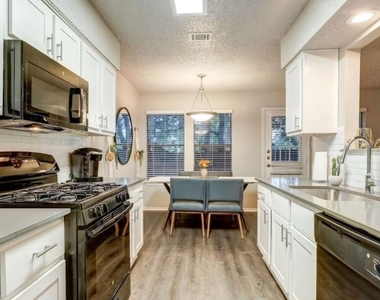1338 Christopher Ave - Photo Thumbnail 11