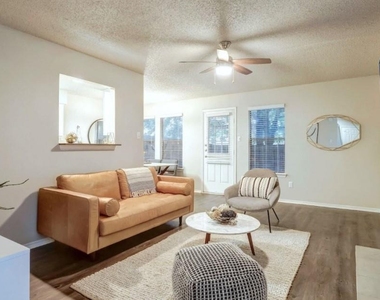 1338 Christopher Ave - Photo Thumbnail 7
