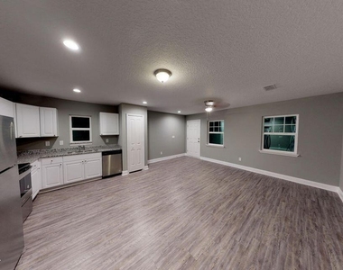 2222 Thomas Court - Photo Thumbnail 2