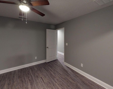 2222 Thomas Court - Photo Thumbnail 4