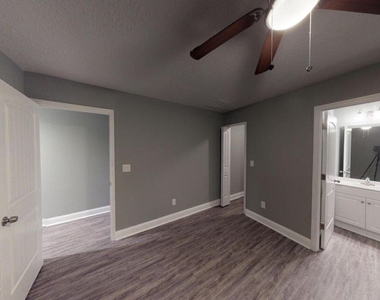 2222 Thomas Court - Photo Thumbnail 5