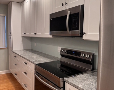705 Strom Drive - Photo Thumbnail 4
