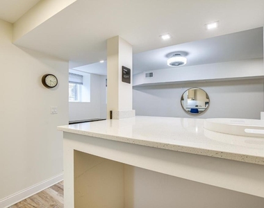 4829 S Forrestville Avenue - Photo Thumbnail 6