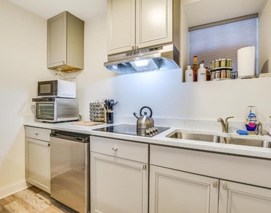 4829 S Forrestville Avenue - Photo Thumbnail 4