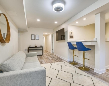 4829 S Forrestville Avenue - Photo Thumbnail 1
