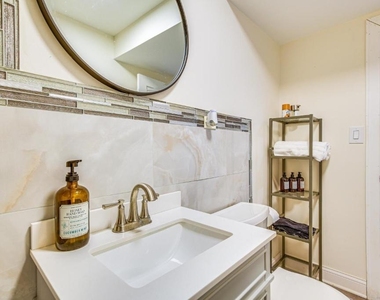 4829 S Forrestville Avenue - Photo Thumbnail 12